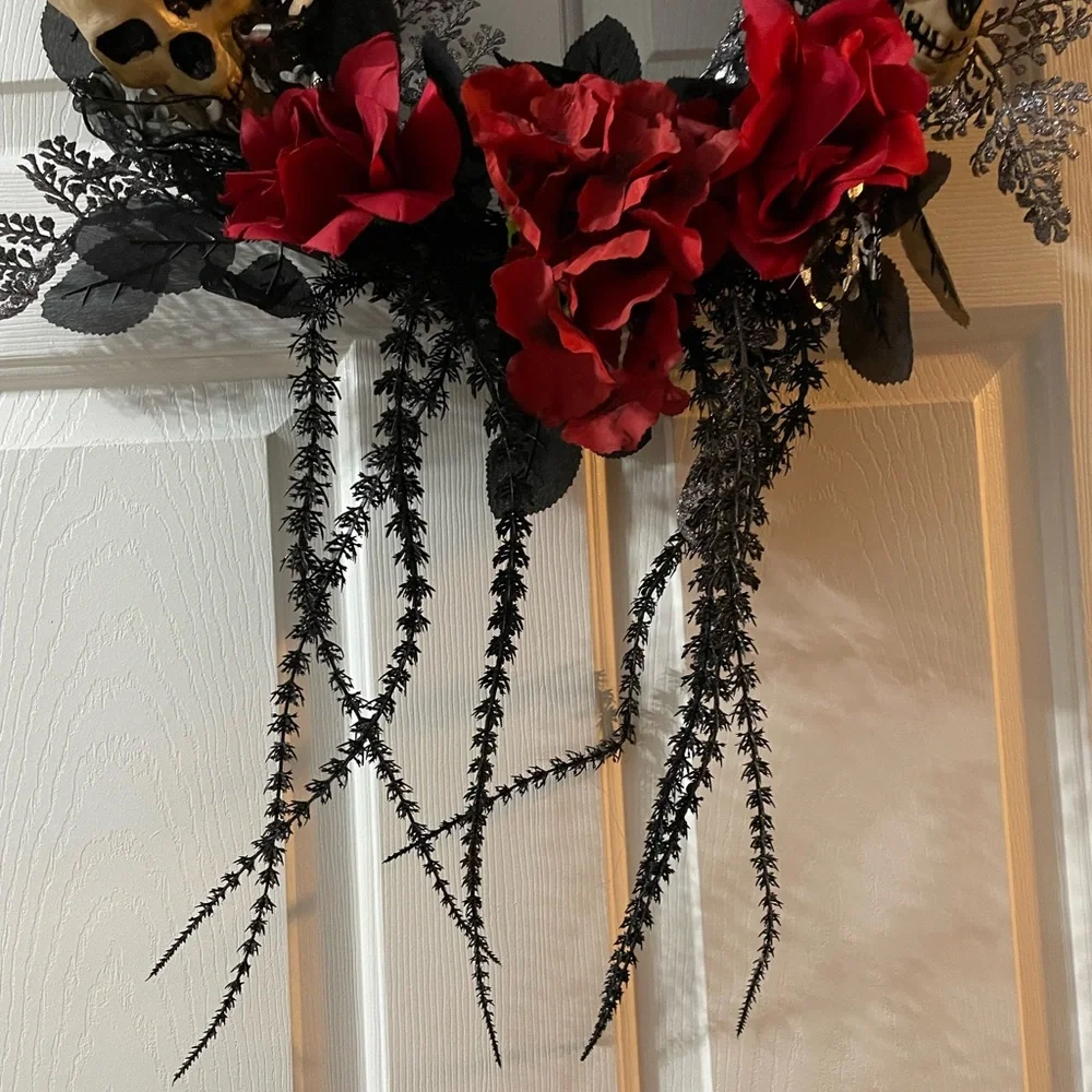 Hallowed Skulls Wreath